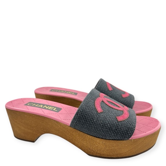 Chanel 2024 CC Interlocking Wooden Clogs - Picture 1 of 5